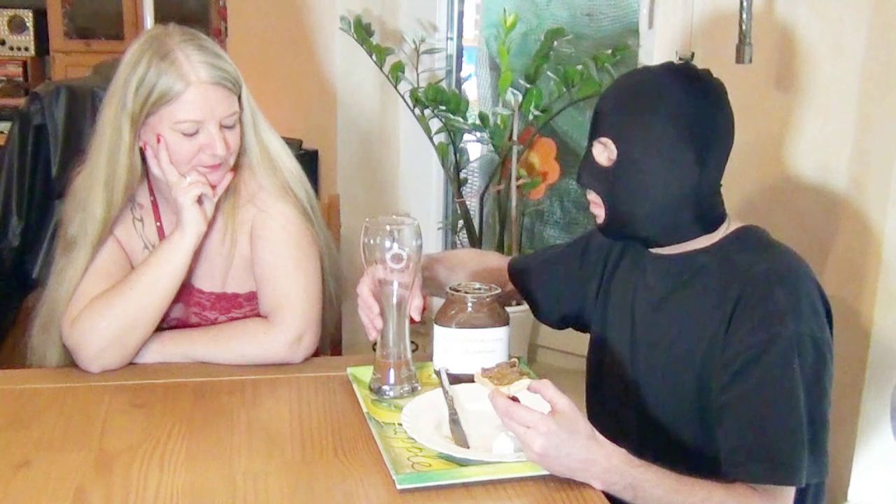 RosellaExtrem – Rosellas chocolate cream bread spread for slave