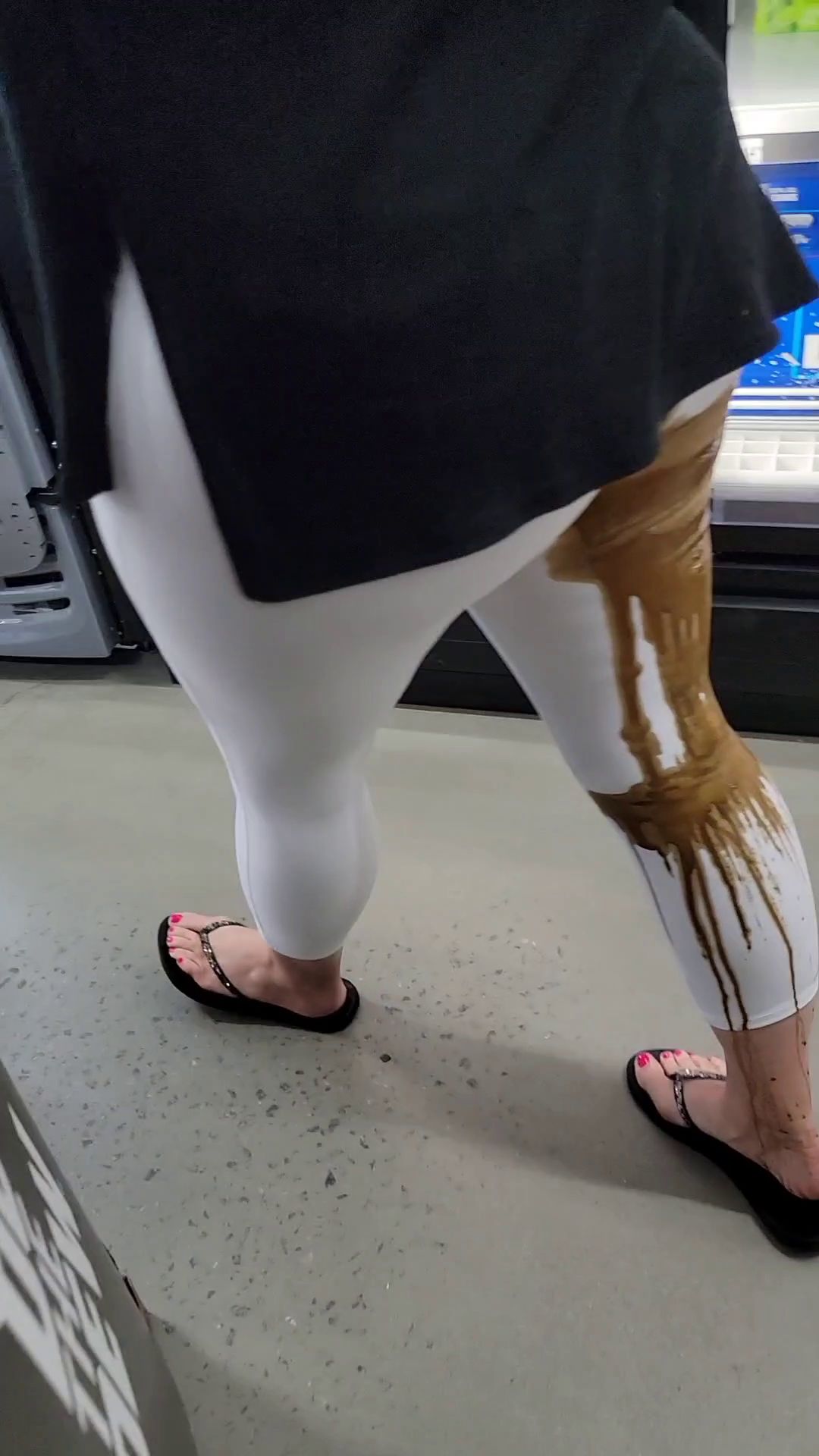 Lexipoo – Lexi Public Diarrhea In White Jeans Bonus Poop