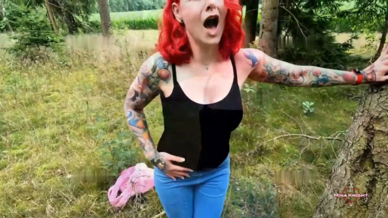 MinaKnight – Unterwegs in die Hose gepisst
