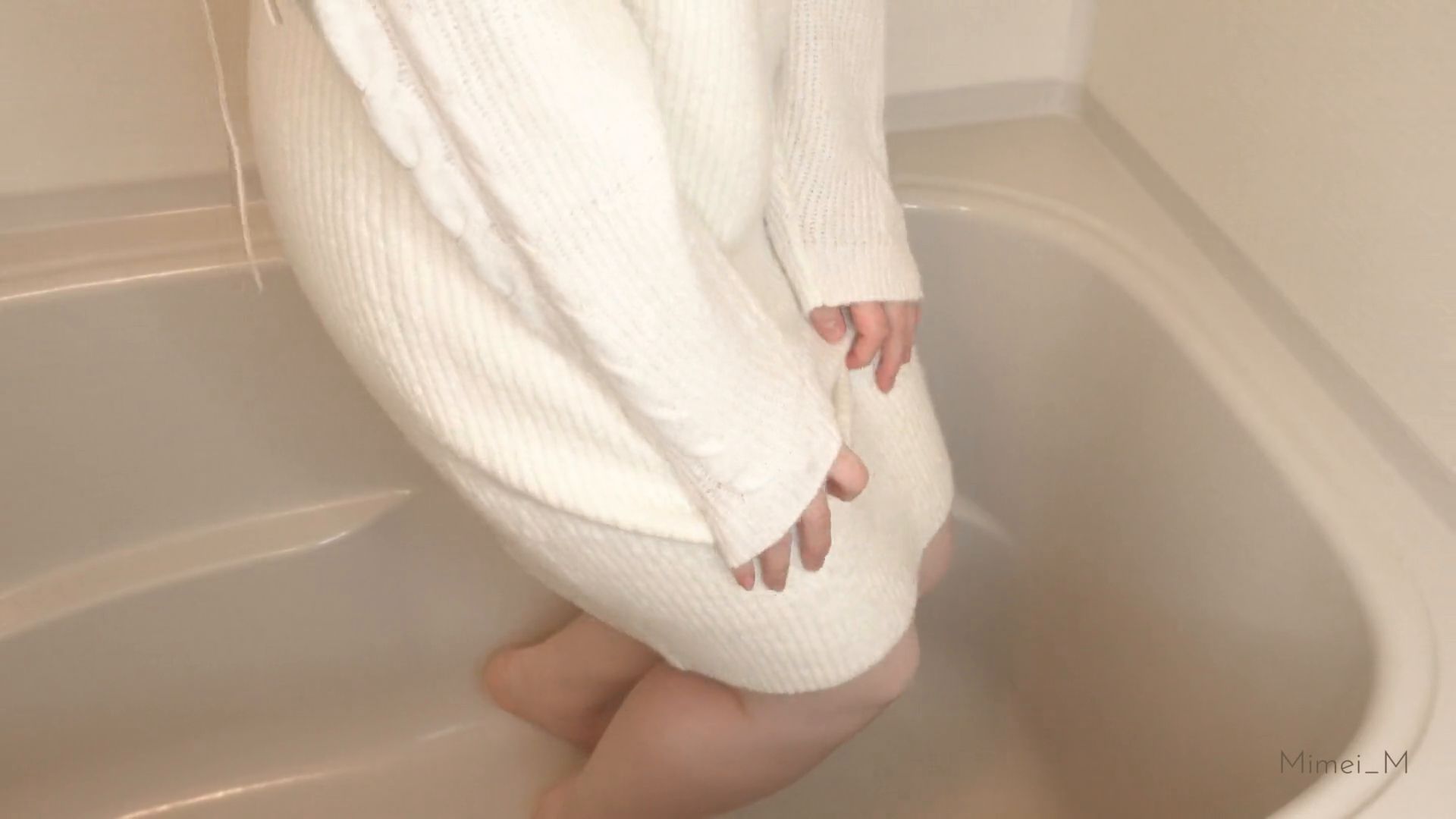 Cute Japanese girl without panties holds pee for 5 hours and pisses vigo…
