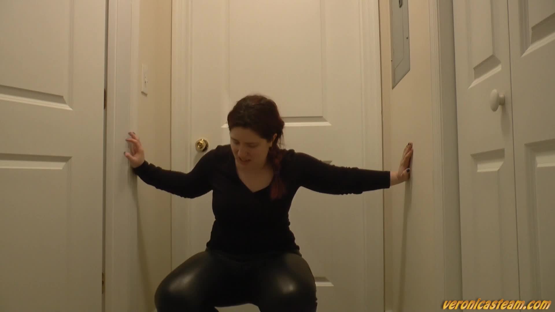 Shitting My Leather Pants – VeronicaSteam