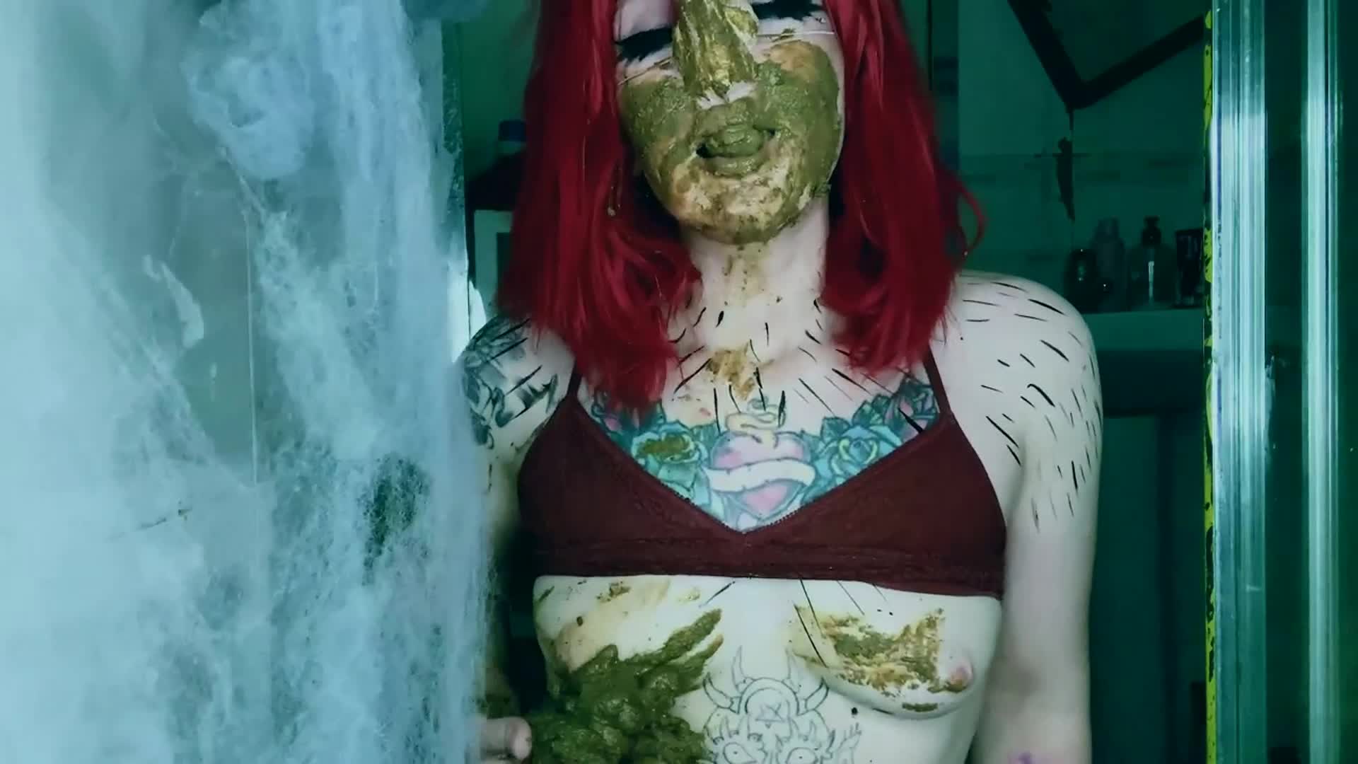 DirtyBetty – Rhino disguises itself with shit