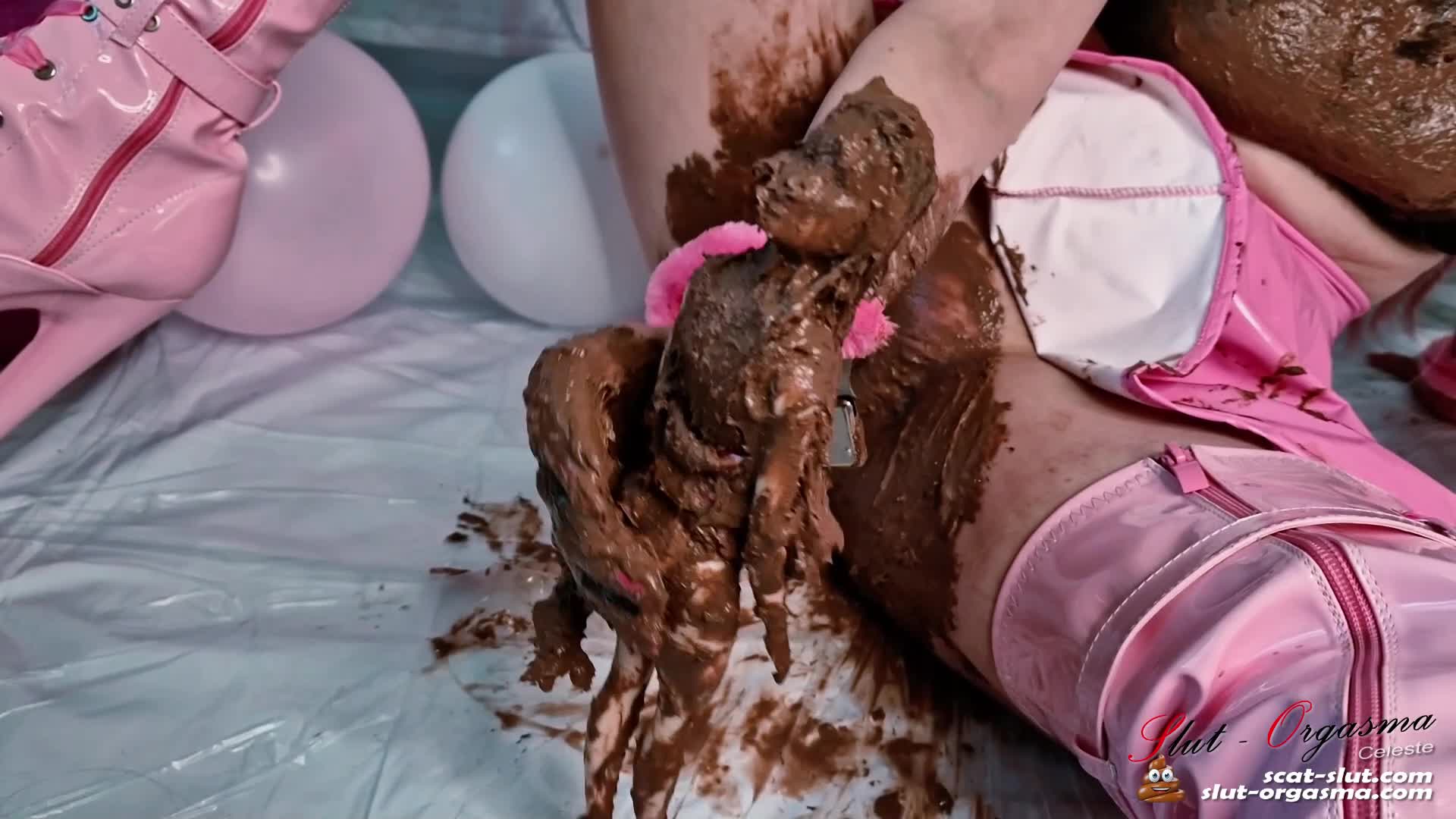 SlutOrgasma – Extreme barbie playing with shit Barbie