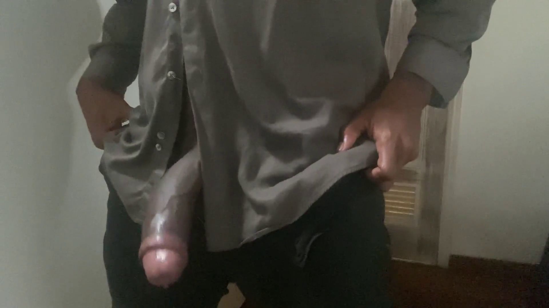 DESPERATE PISS AT THE OFFICE