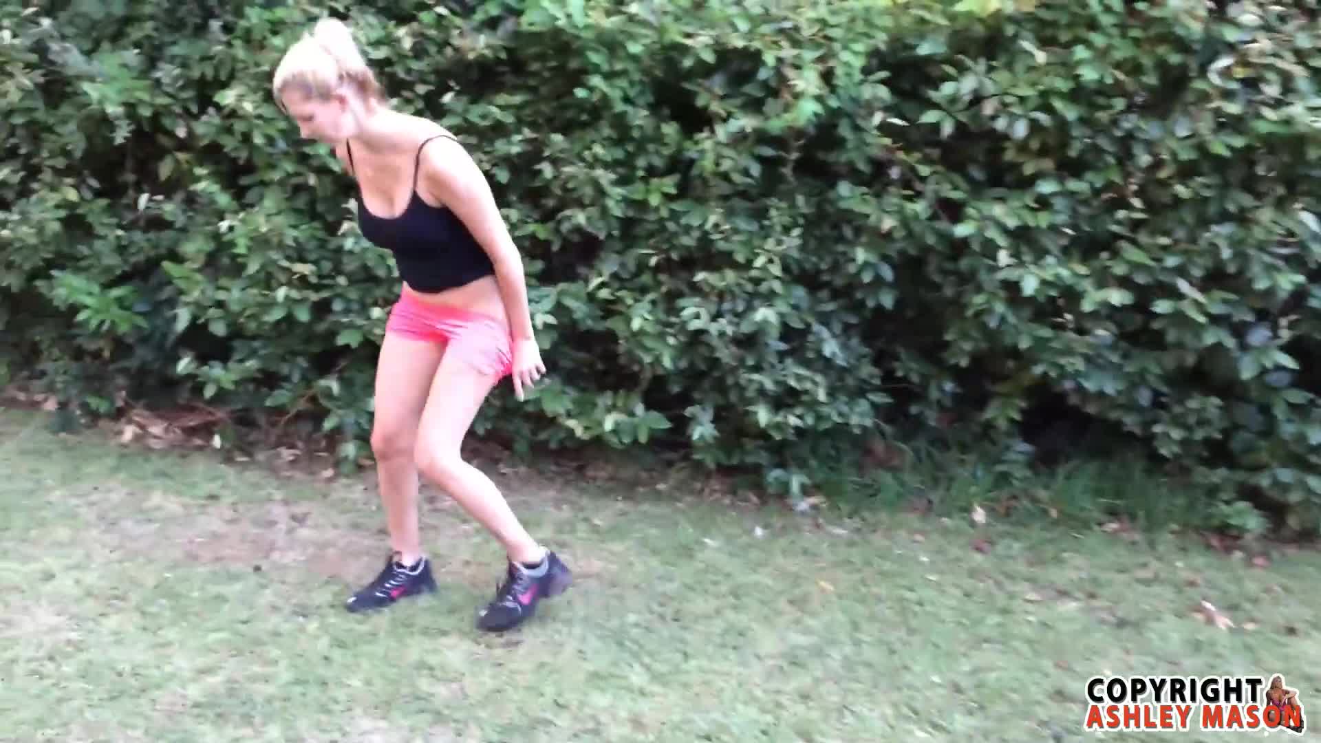Ashley Mason – 3 Blondes Pissing
