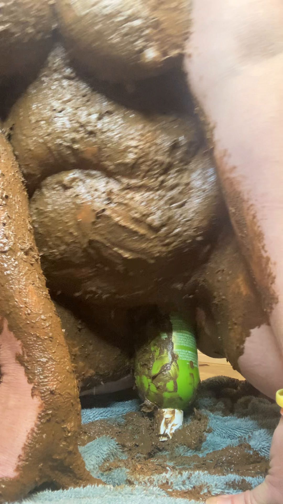 Allura – Poop Covered fucking a Big bottle