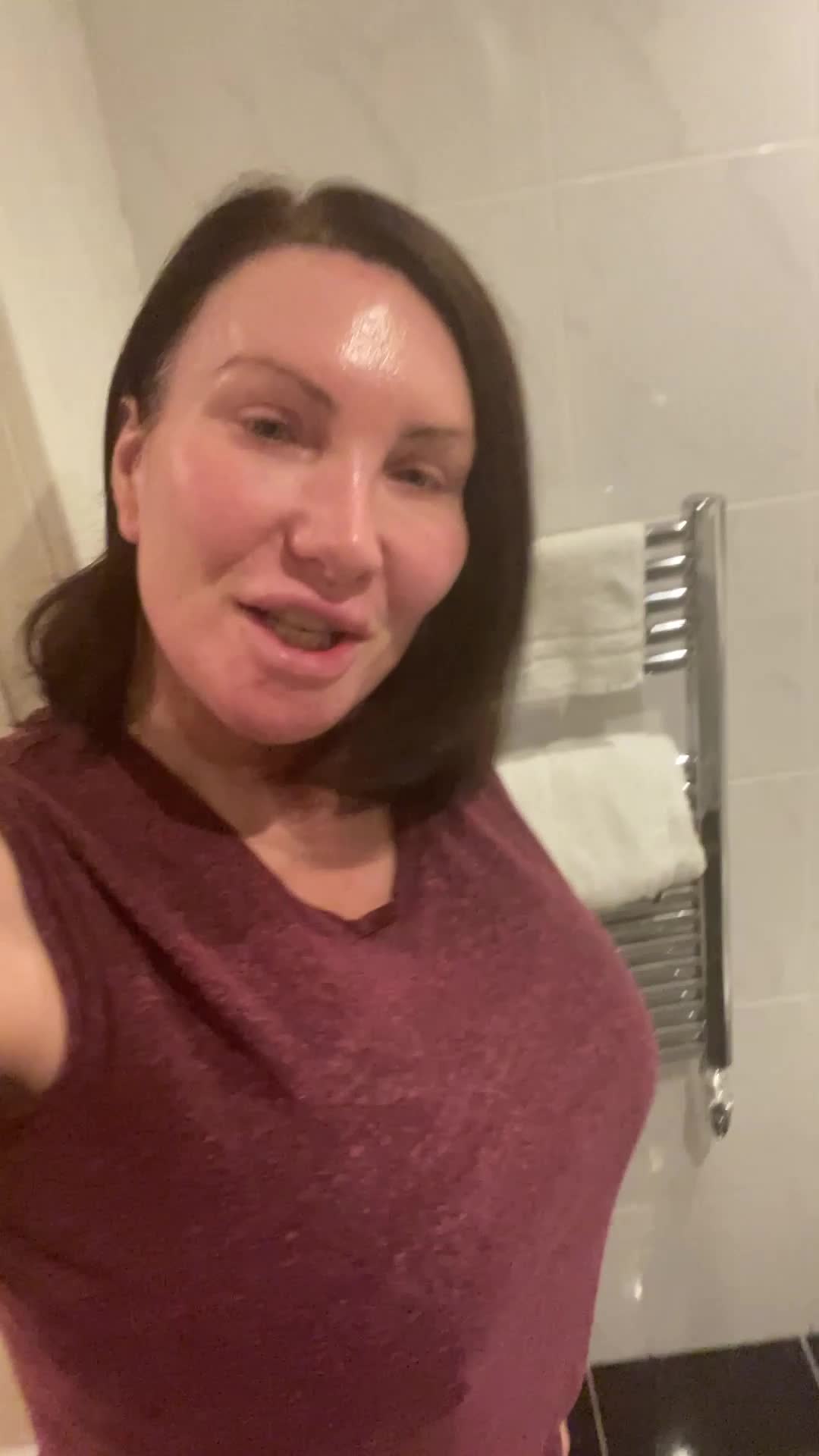 thesophiejames – Sophie James pee compilation 9 times