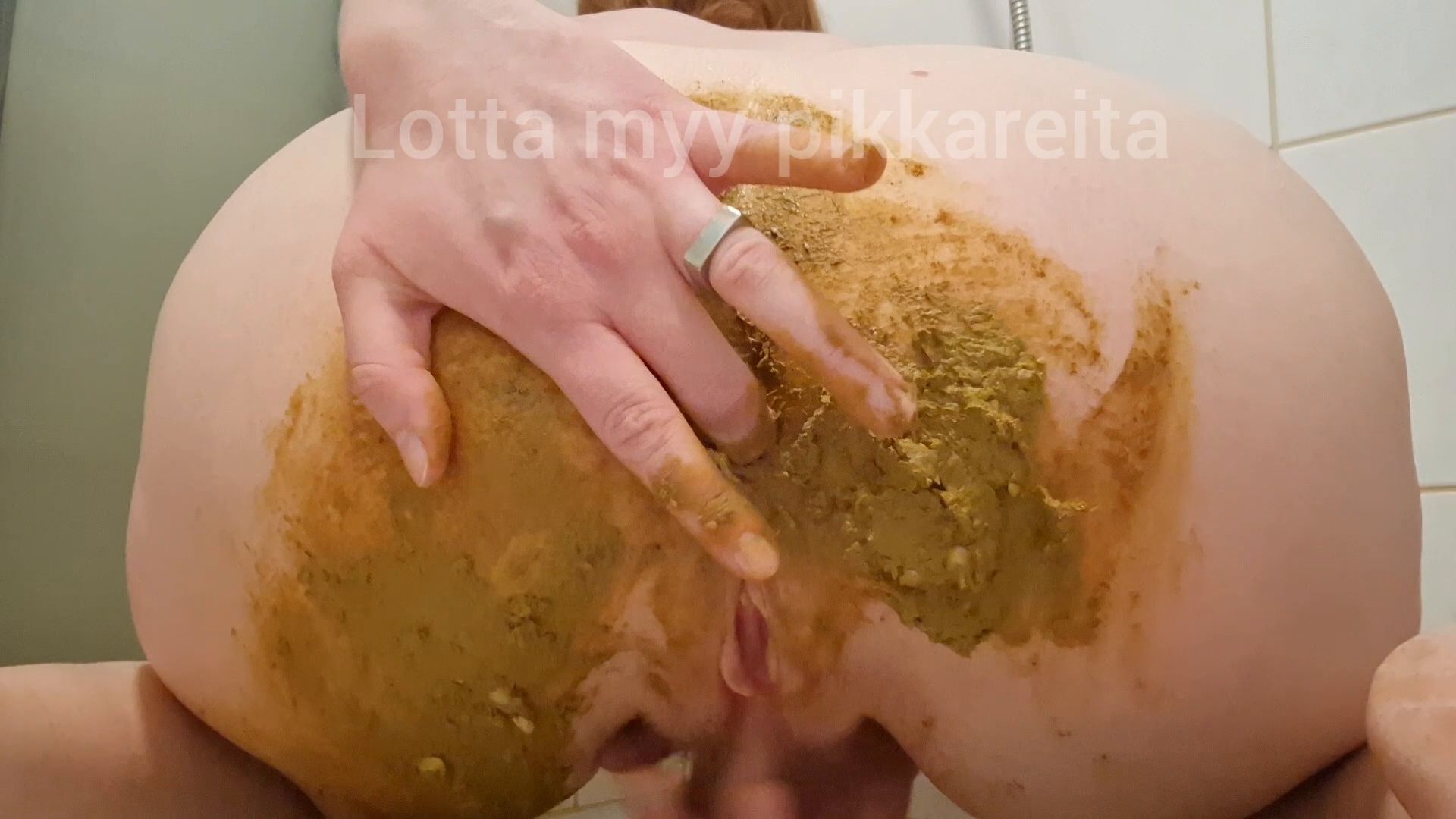 Lotta Pupu – Messy masturbating