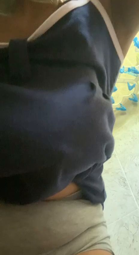 karolinarondon – pissy and smelly panties