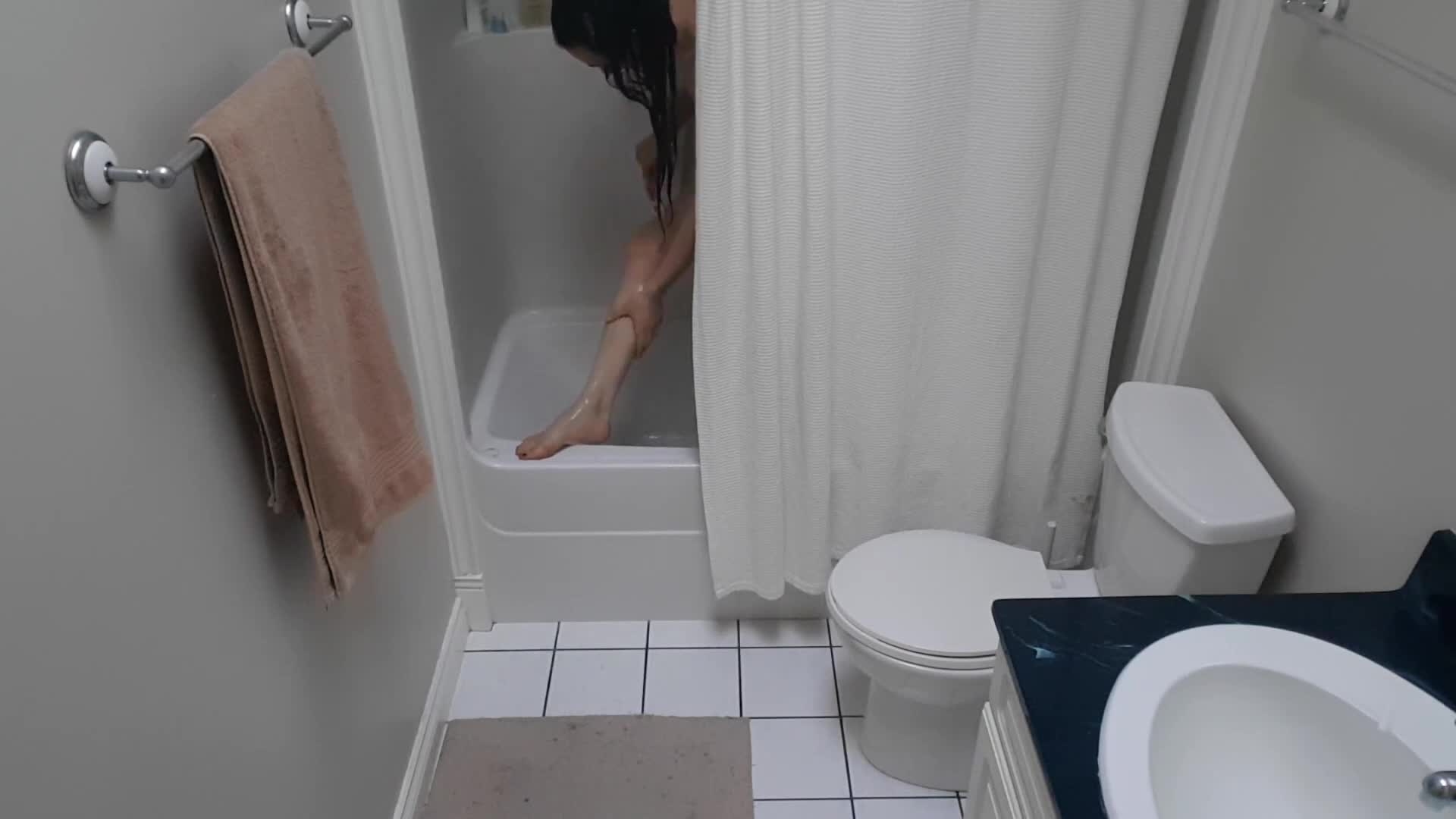hazelsimone – teenage sister bathroom spy cam