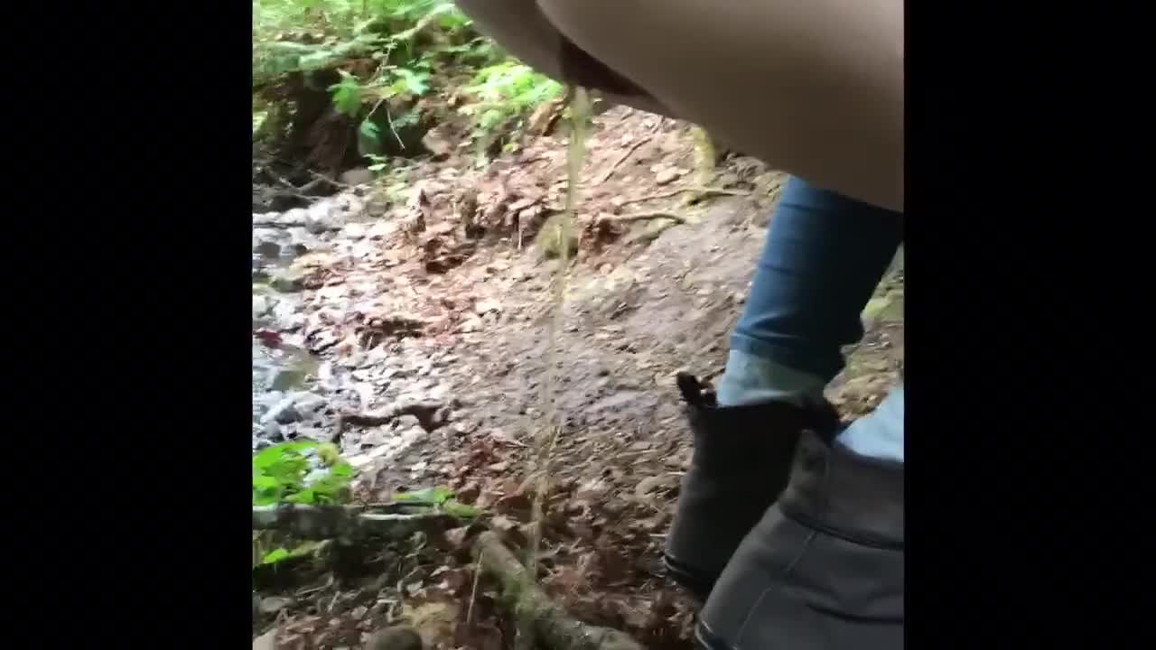 Zoey and Rose – Lesbian Hiking Piss Compilation
