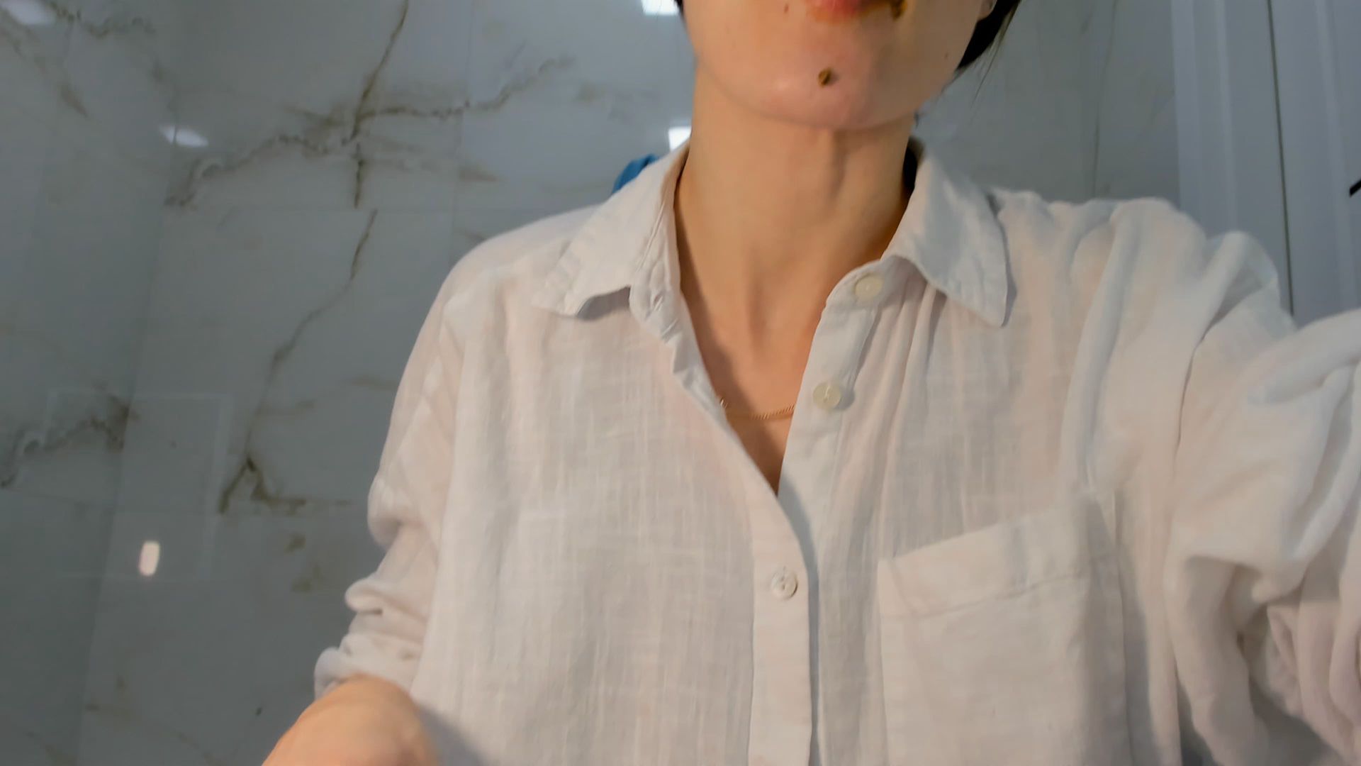 OksiLove – let’s brush my teeth with poop paste