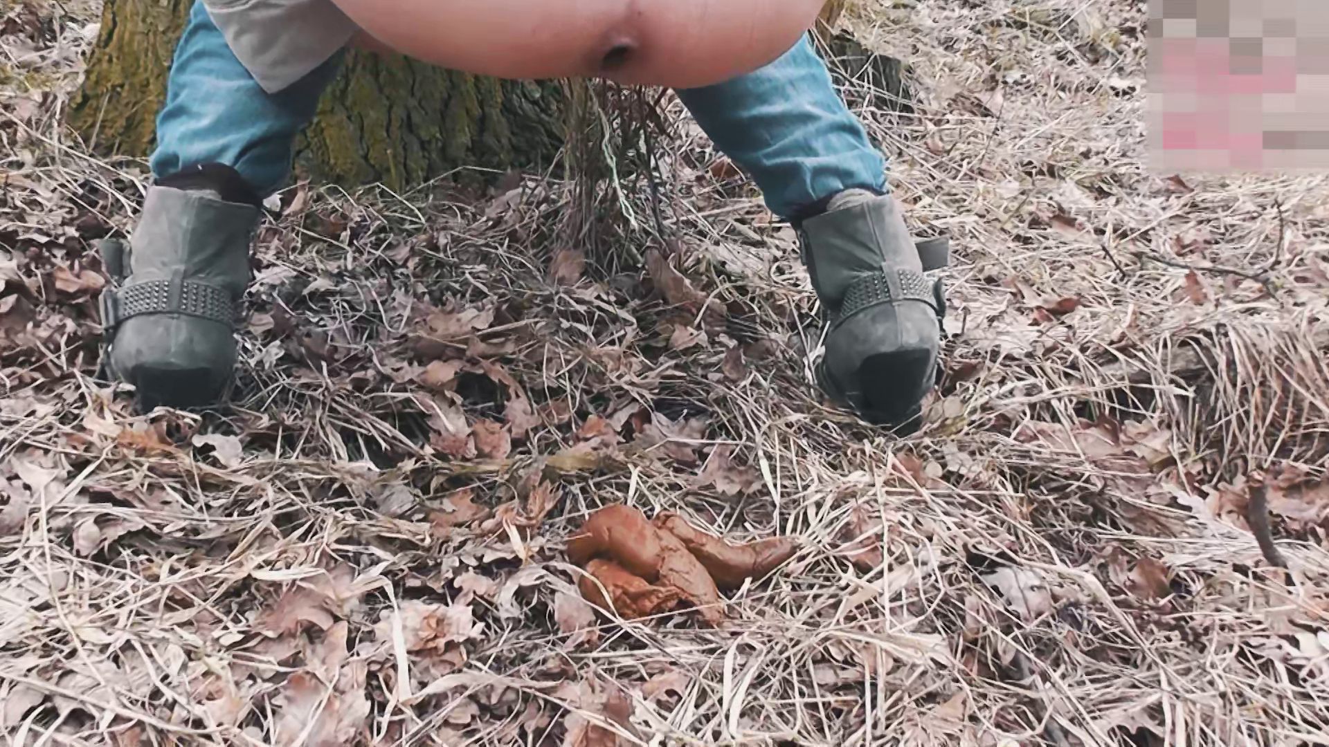 MiaRoxxx – 57 HUGE turd in cold forest