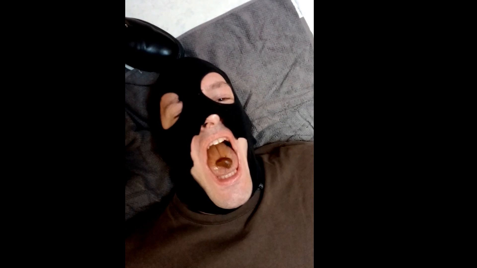 MistressLuciana – Sch0n die KV Praline lutschen