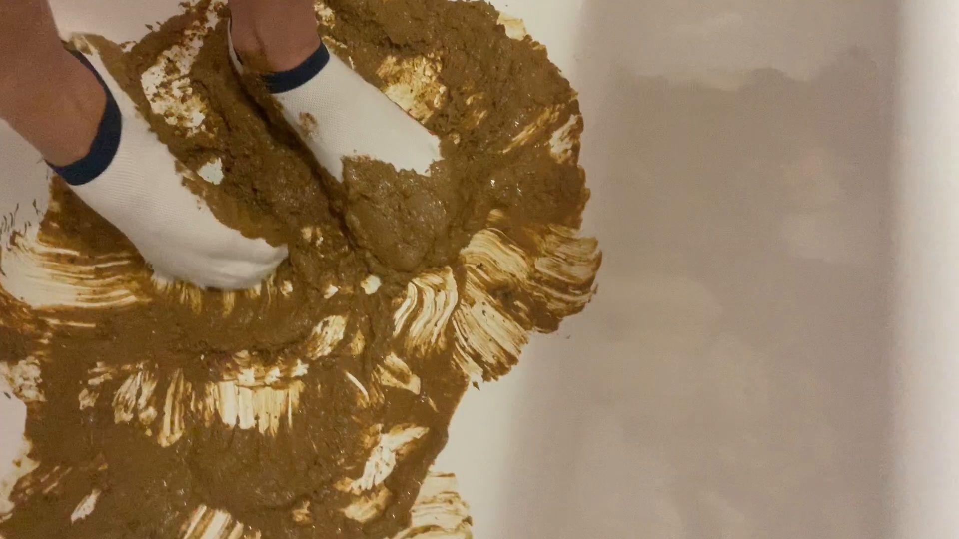 Lily – loose stools