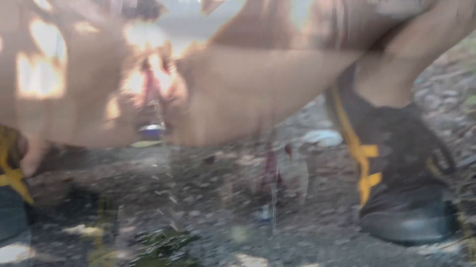 Kiki Helix quick outdoor flash and piss