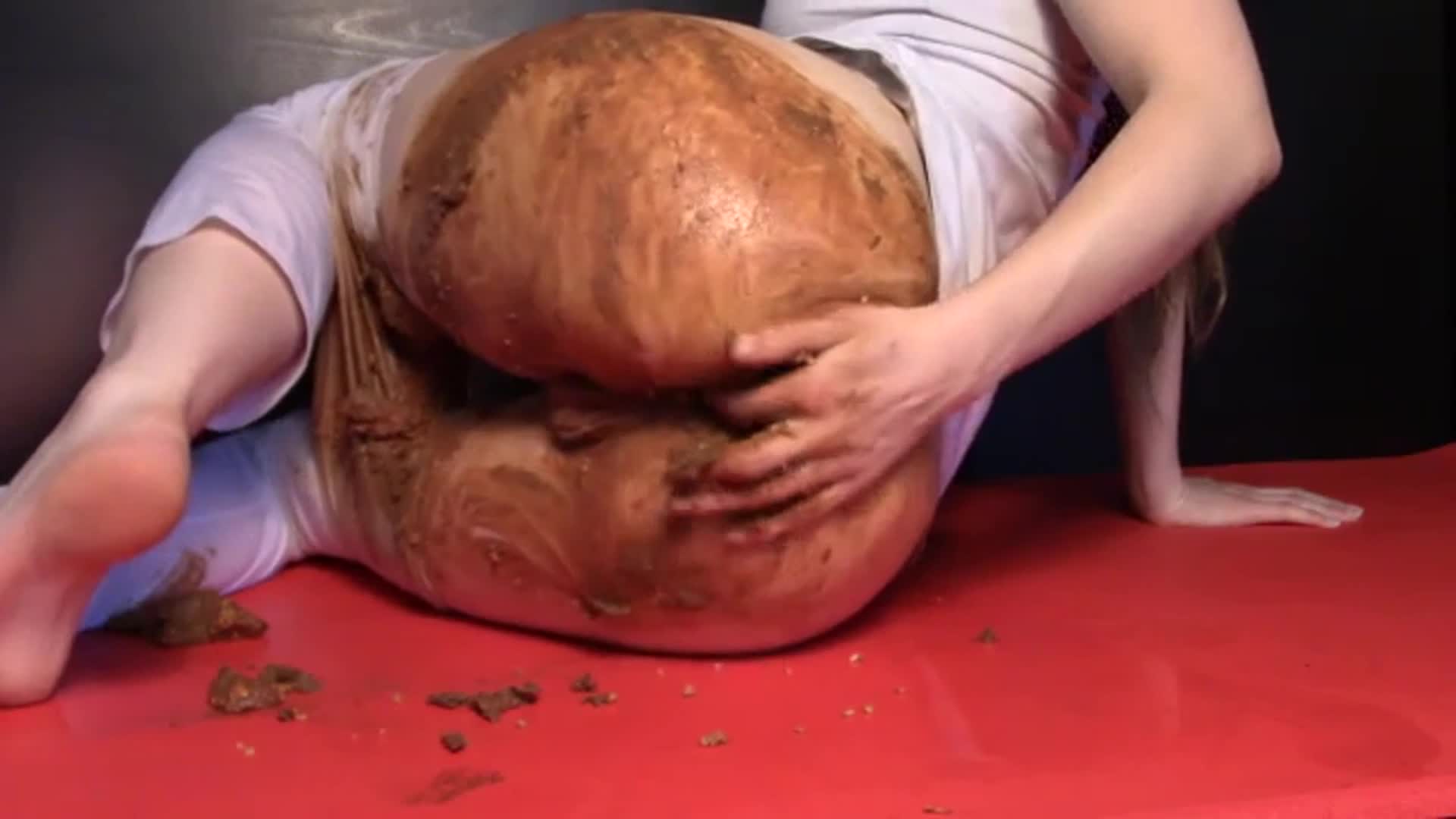 Scat body – Shit in white panties