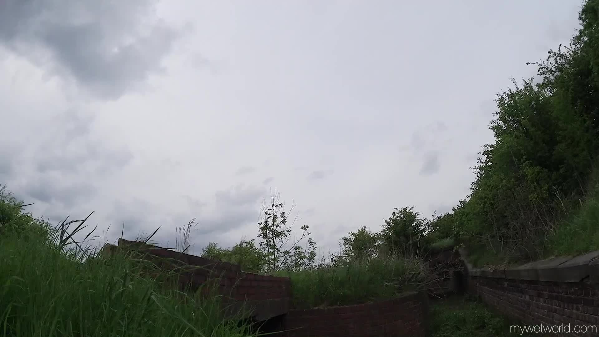 Faye Taylor – Country park wetting