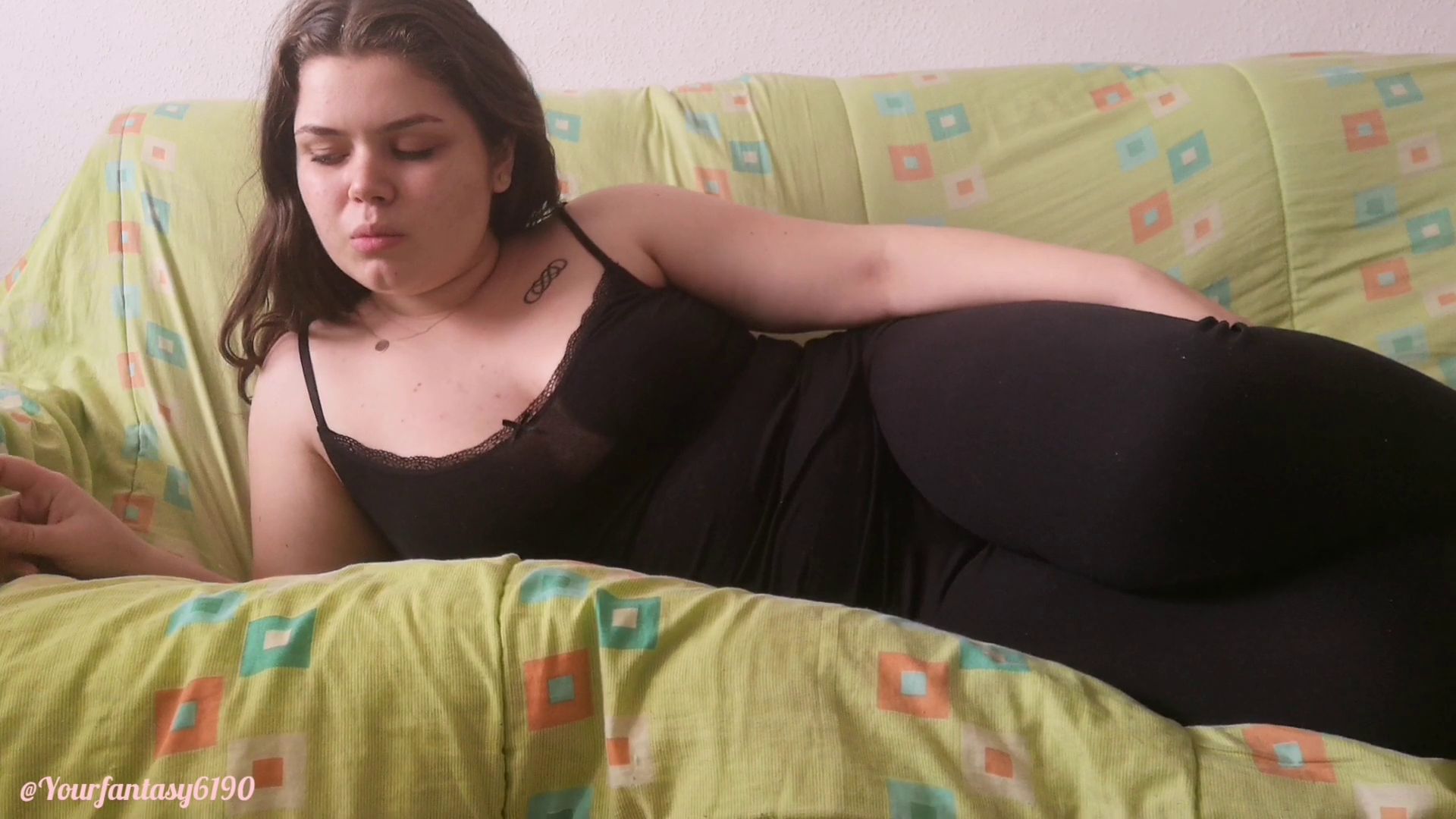 Yourfantasy6190 – Gassy girl smoking