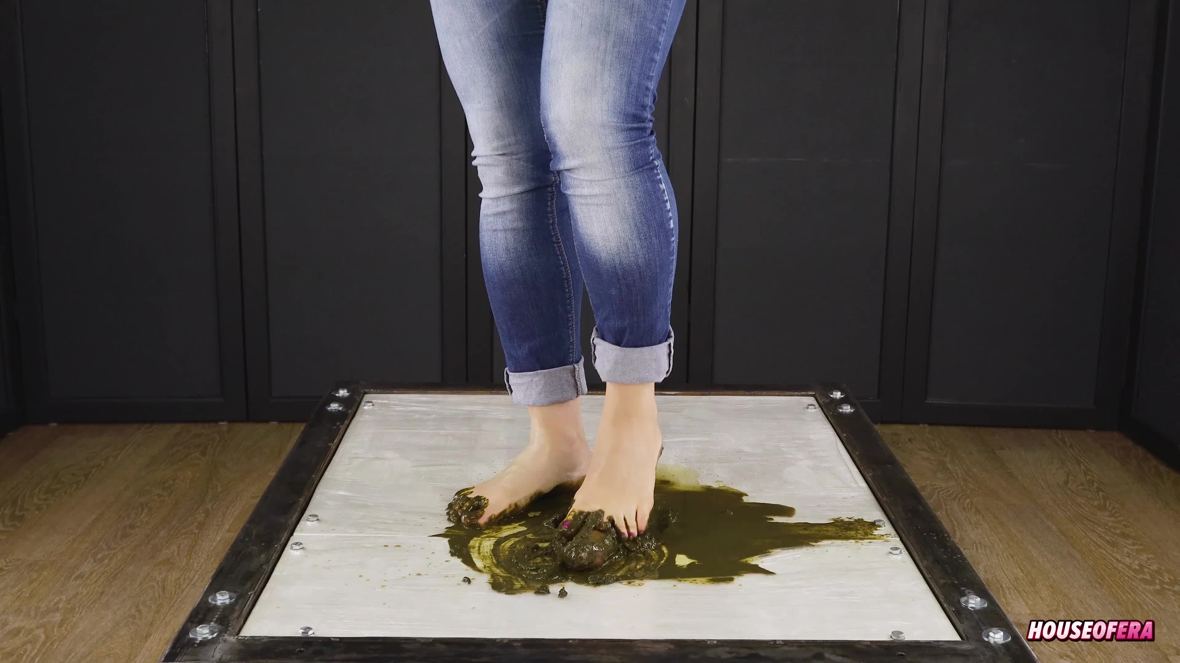 HouseofEra – Shitty Feet and Cockbox Footjob POV