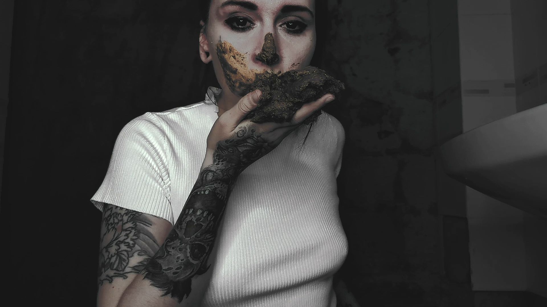 DirtyBetty – Real devil gold! From the ass