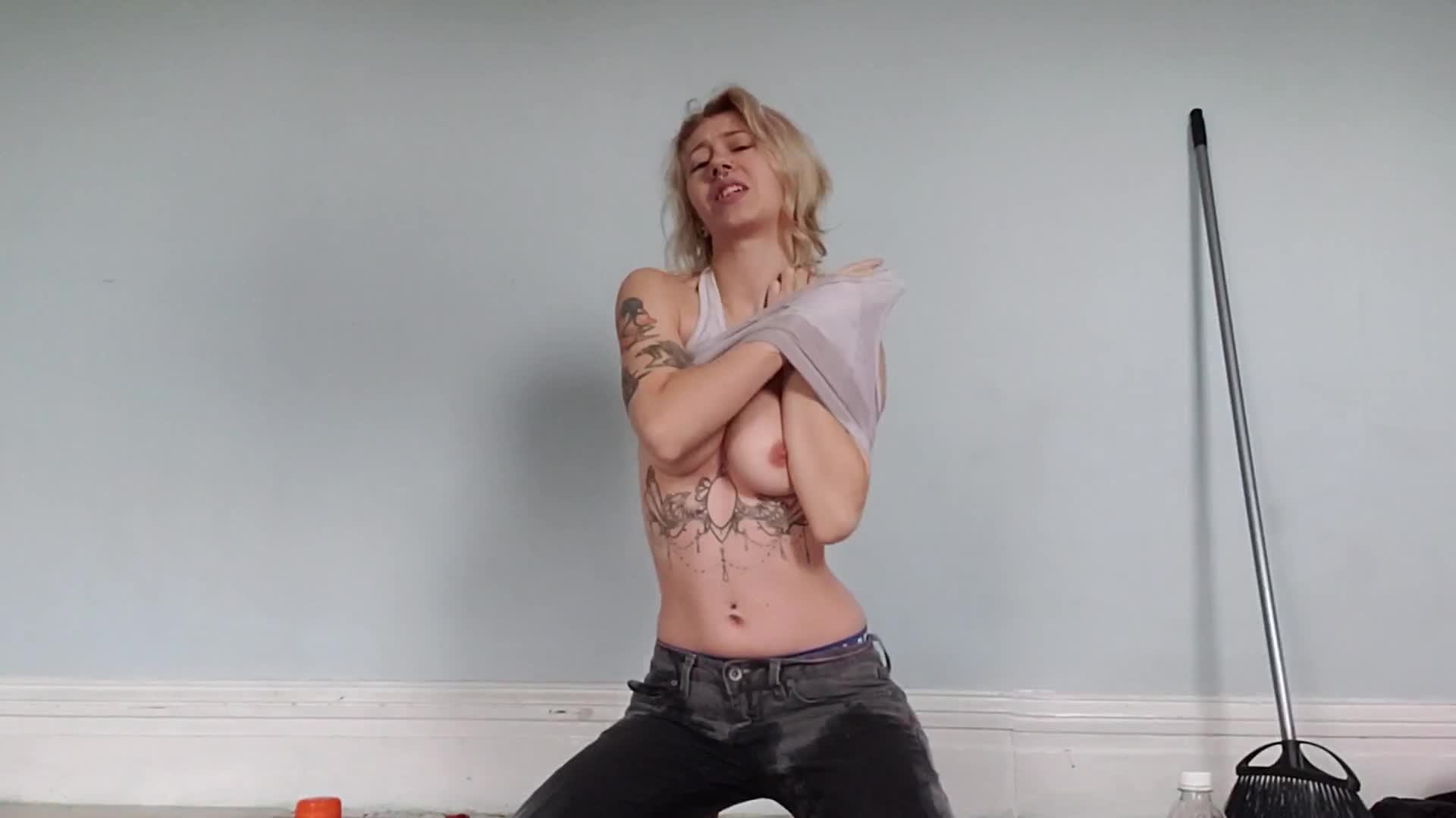 xxecstacy – Extreme Piss and Wetting