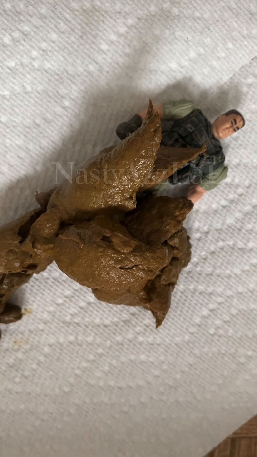 NastyAzzLaLa – Pooping on a little military toy man