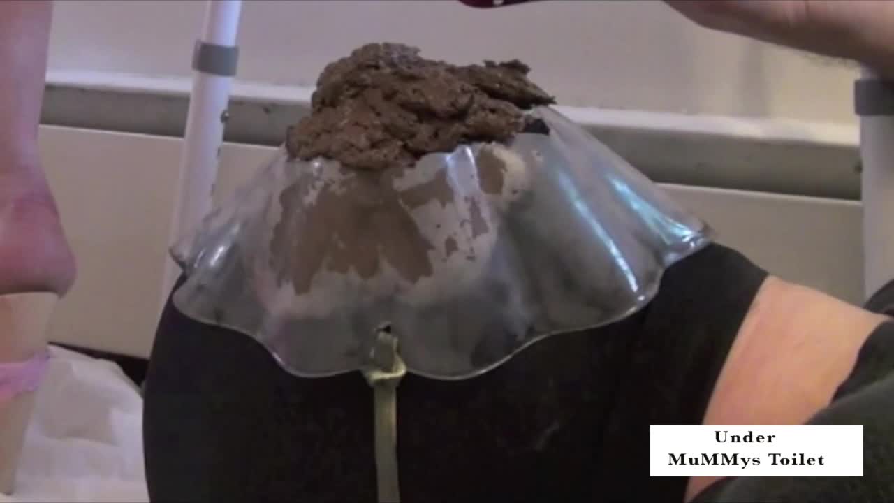 Under MuMMys Toilet – Long PooP Snakes Piled on Your Face