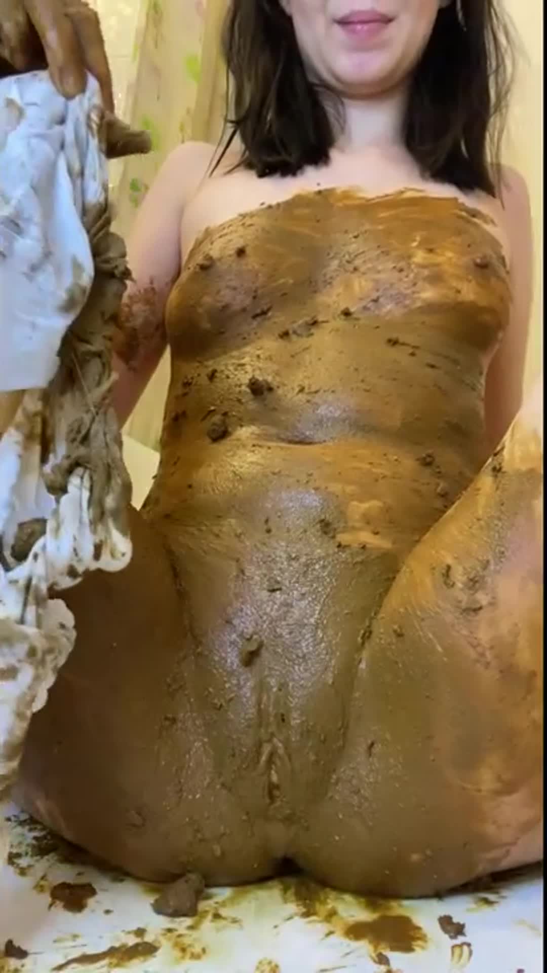p00girl – I poop tear put white pantyhose into my pussy and rub shit all…