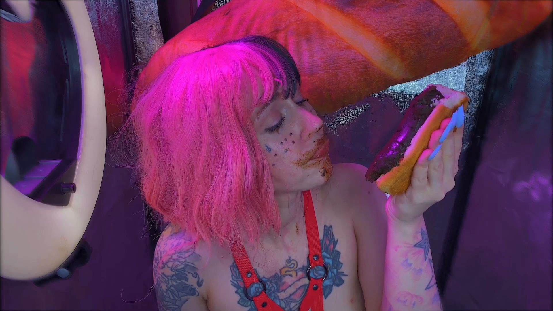 SweetBettyParlour – I Wanna Eat My BIG Turd Sandwich