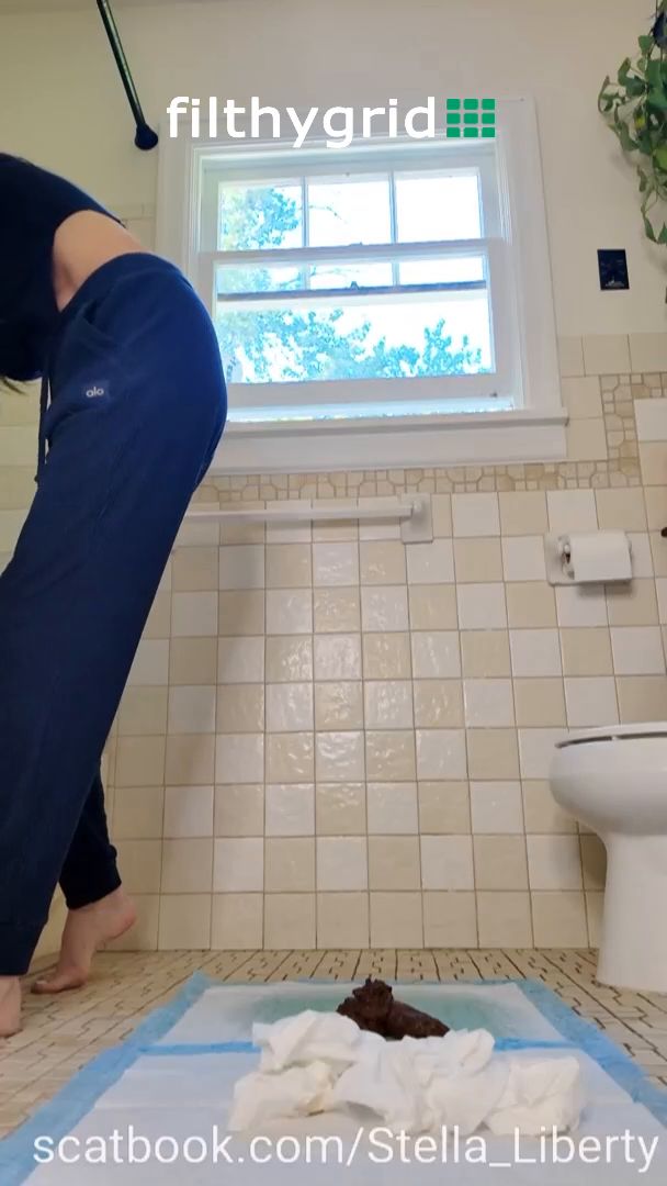 Stella Liberty – My First Time Trying out the Toilet Chair