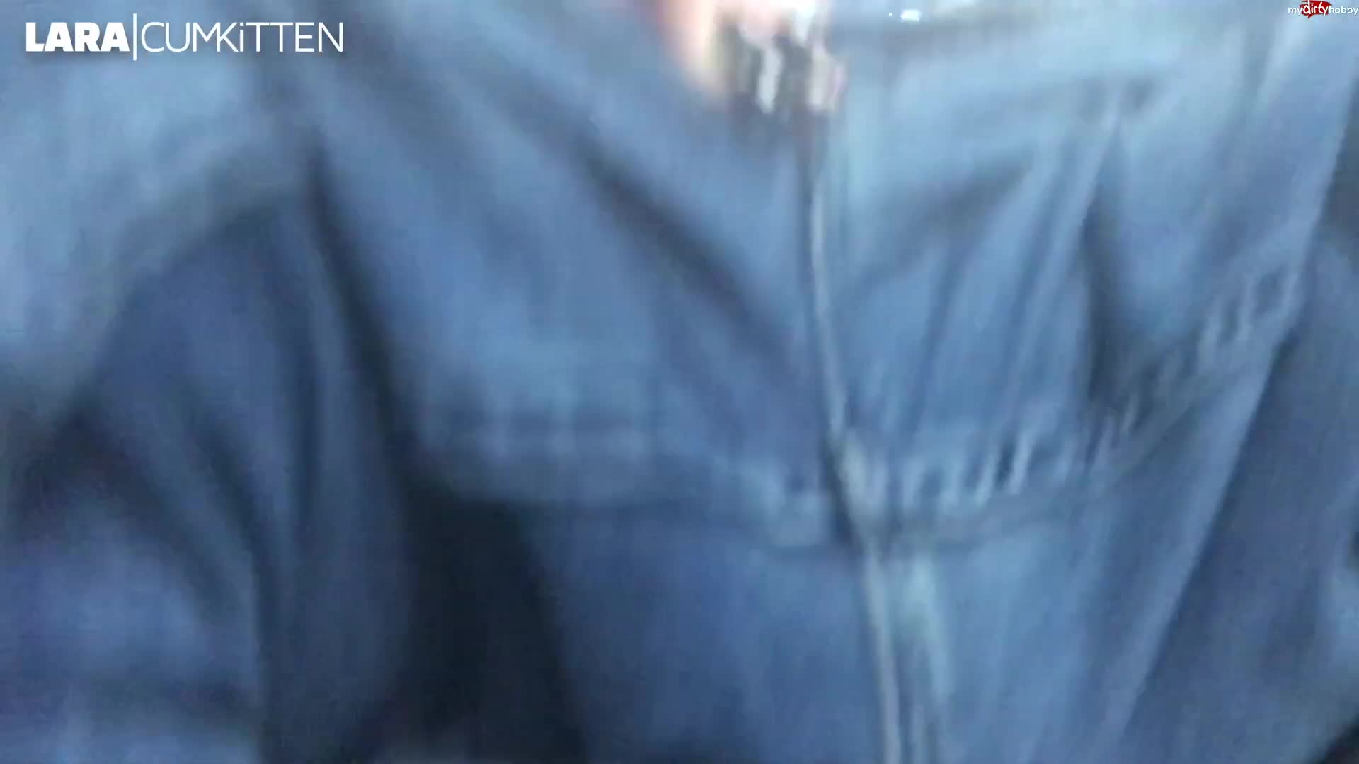 Dreister PUBLIC PISS im Hauptbahnhof Natursekt Quelle direkt am Bahnsteig