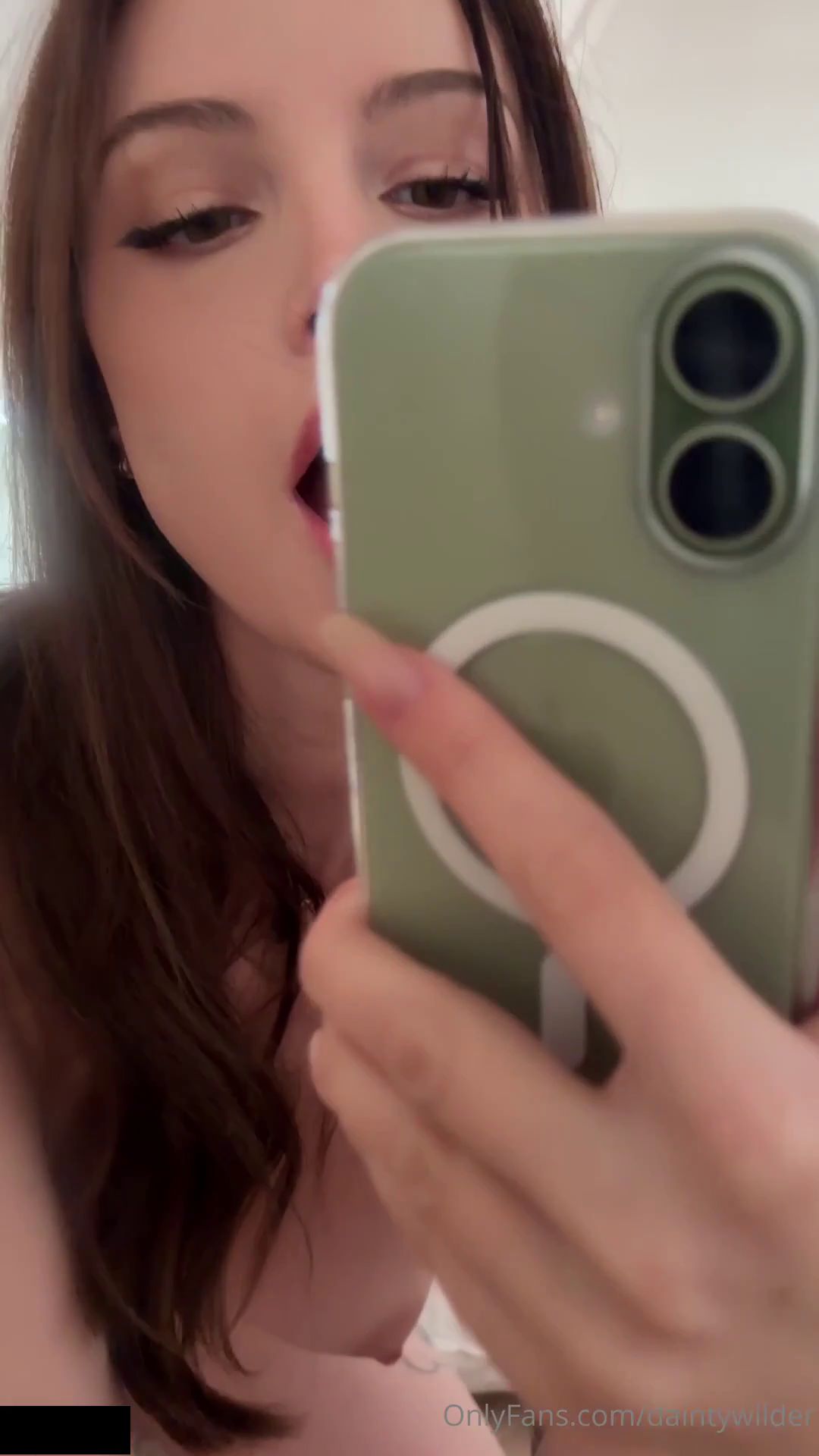 Dainty Wilder SOAKING WET MIRROR SQUIRTING