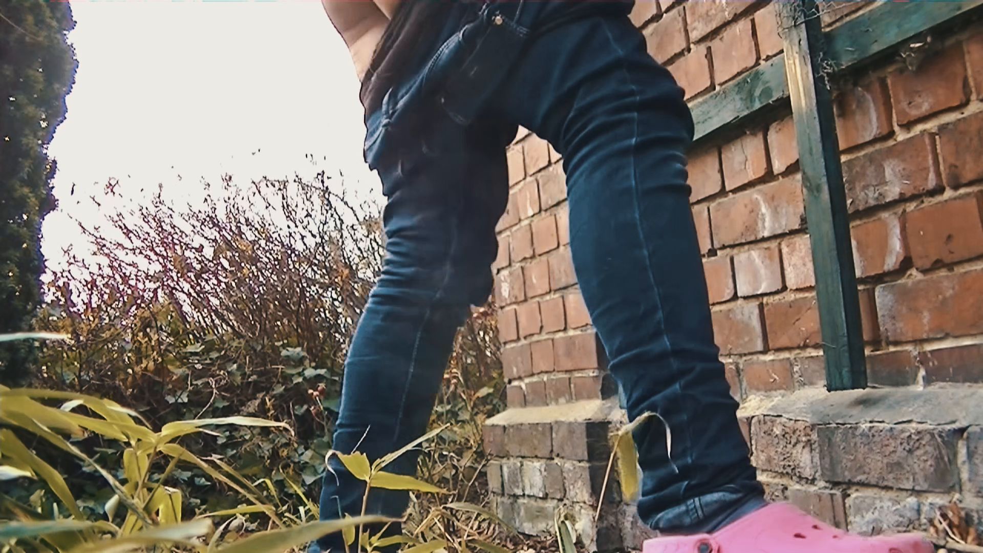 MiaRoxxx – 193  Shitting in grandmas garden