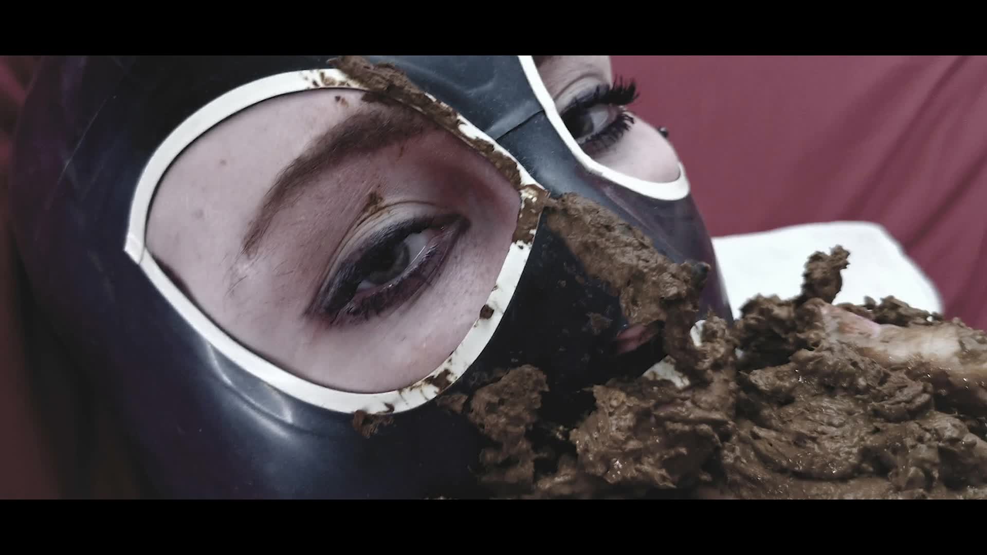 DirtyBetty – Latex mouth full of shit