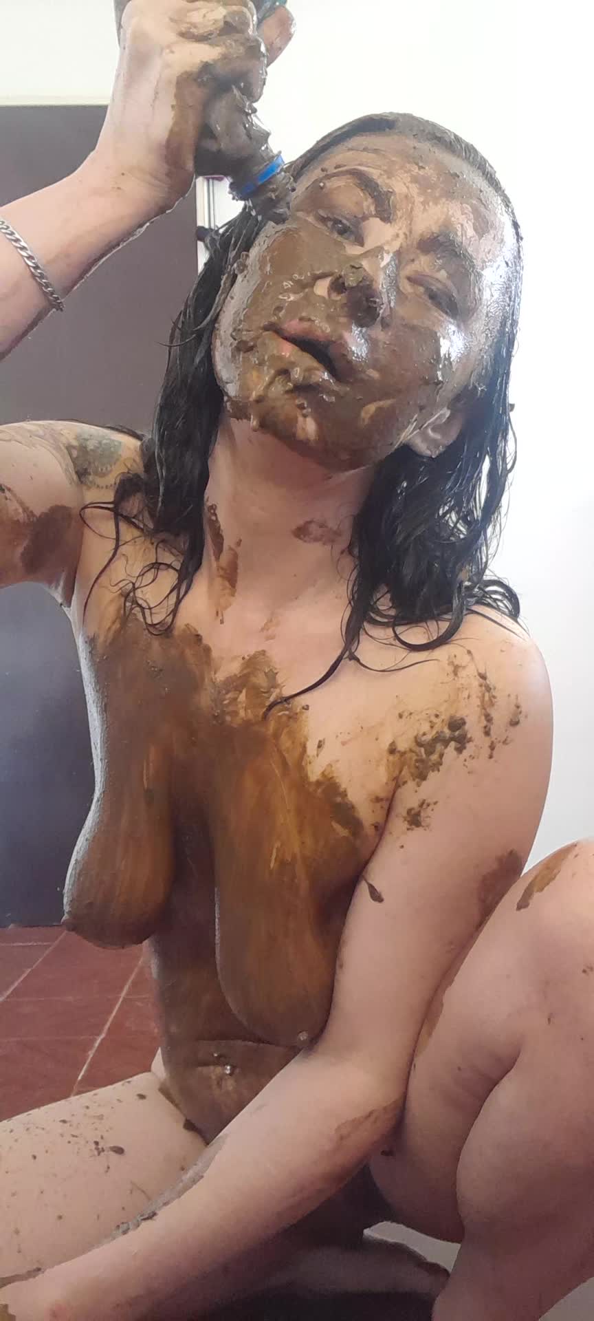 LiliXXXfetish – Full Scat Bottle