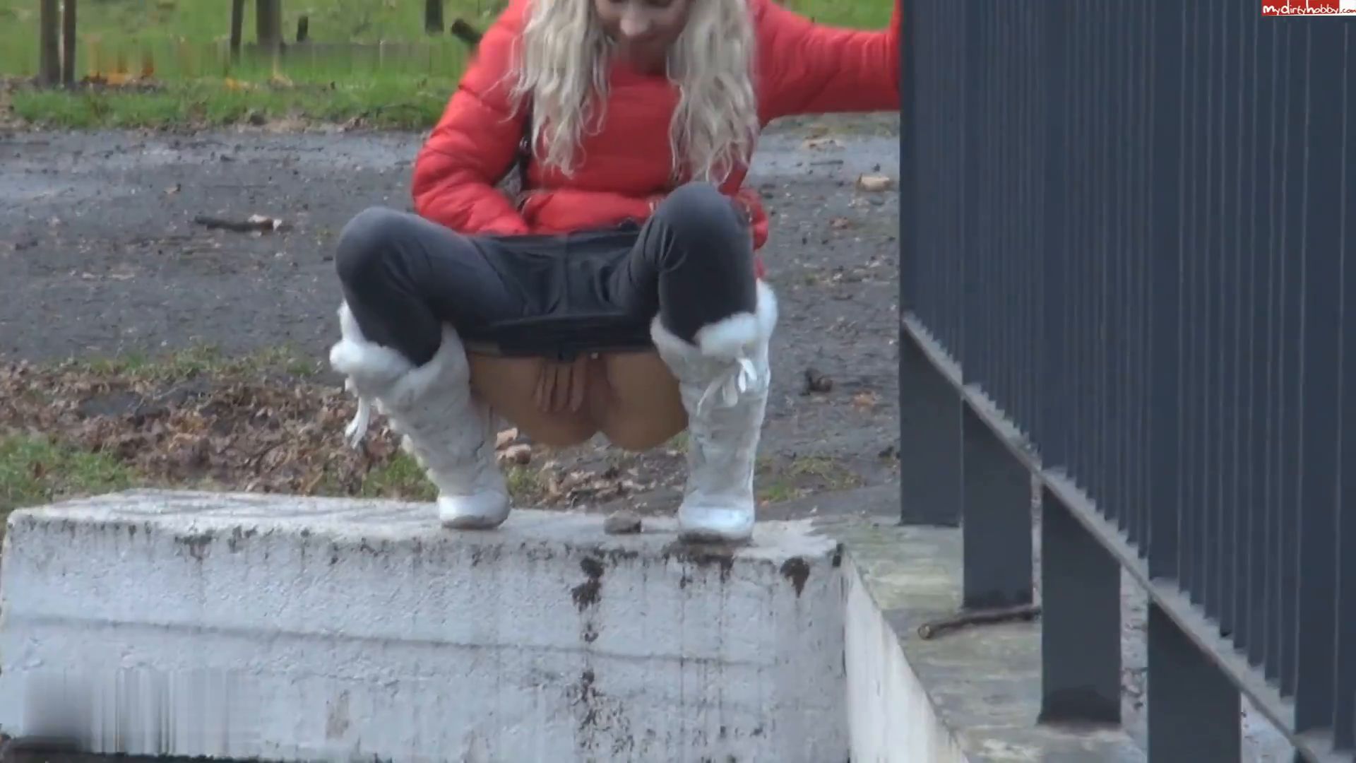 Teeny-Winnie18 – PISSEN IN DER STADTPARK ABER WO REIN