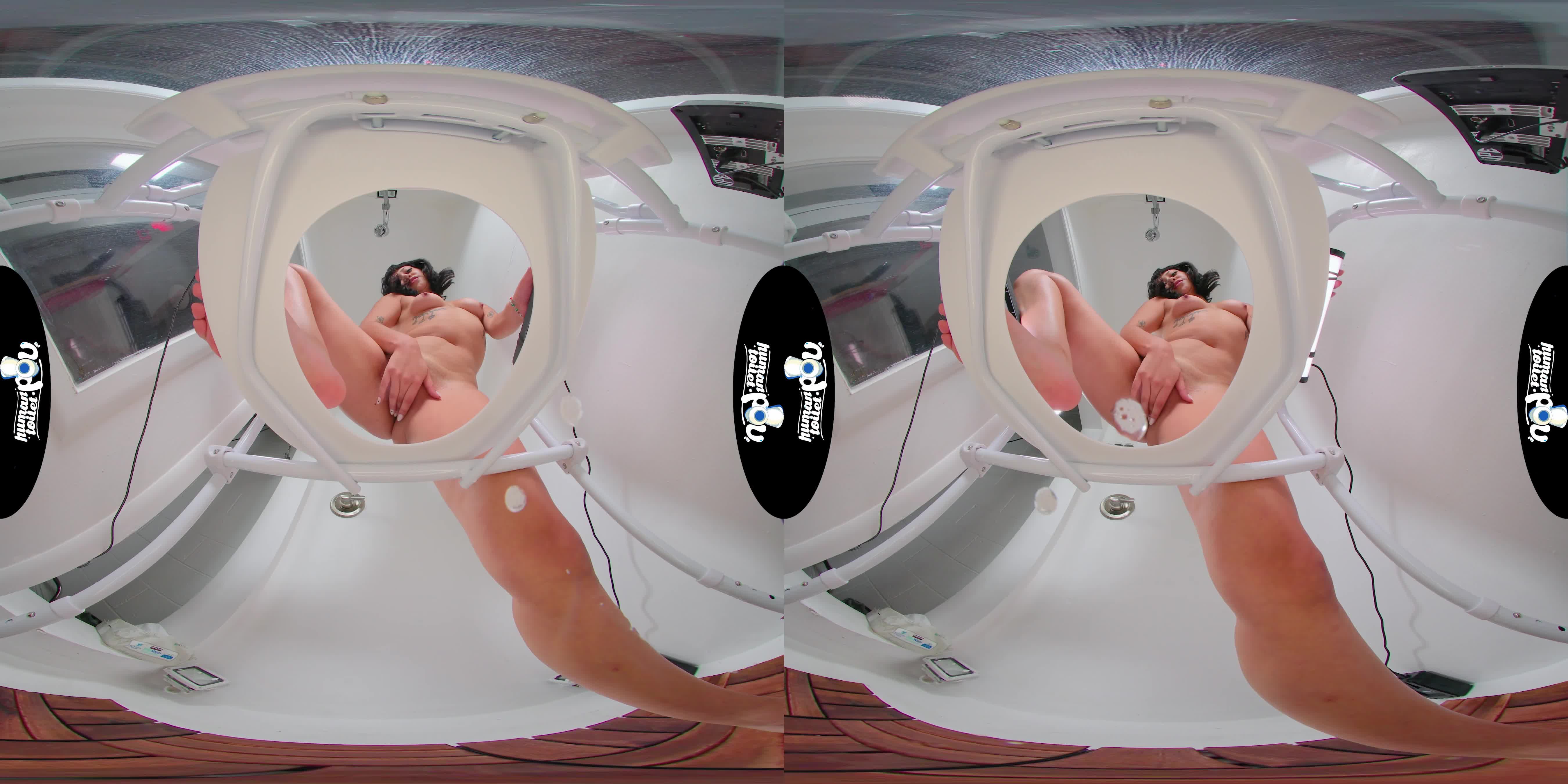 Lilith Elora – Alt Girl From The Swim Team Pisses On You