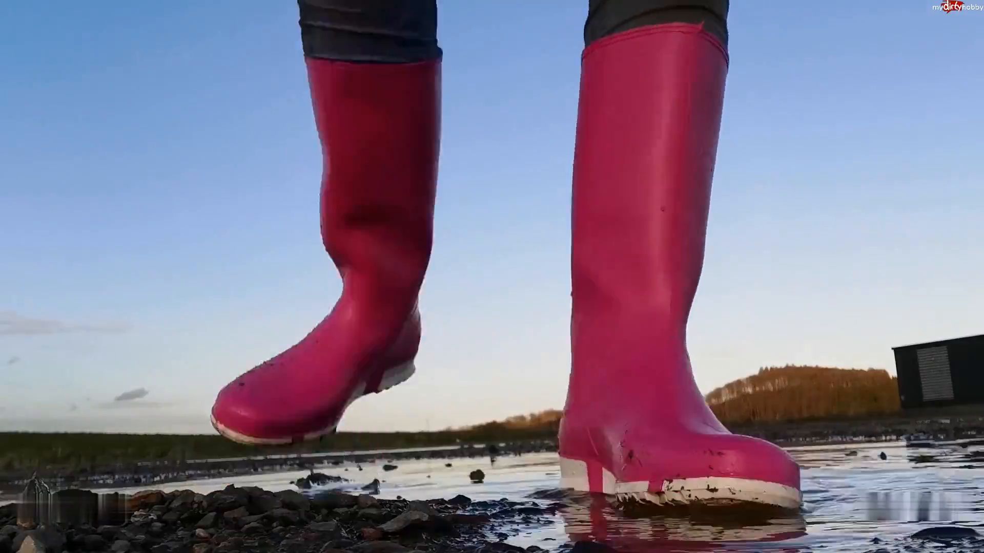 freakart – Gummistiefel Piss Einweihung 8