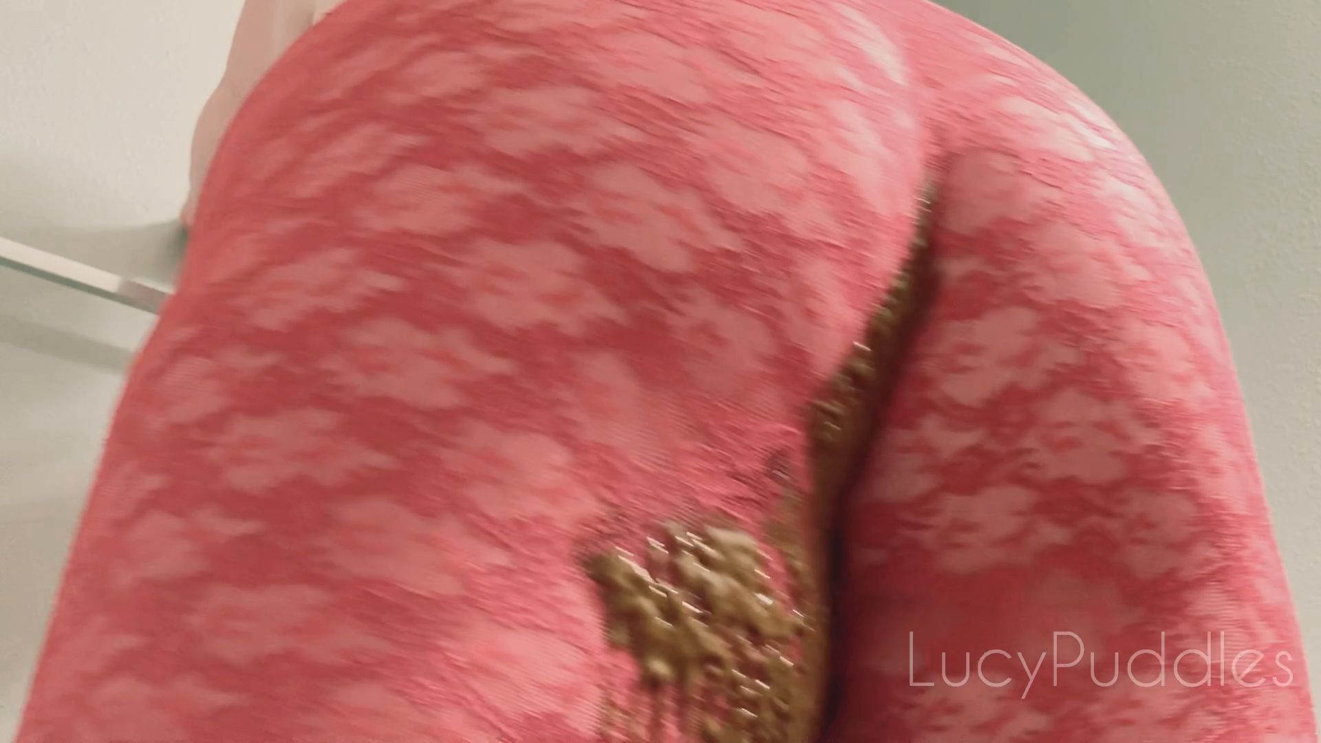 LucyPuddles – Diarrhea in Lacy Shorts