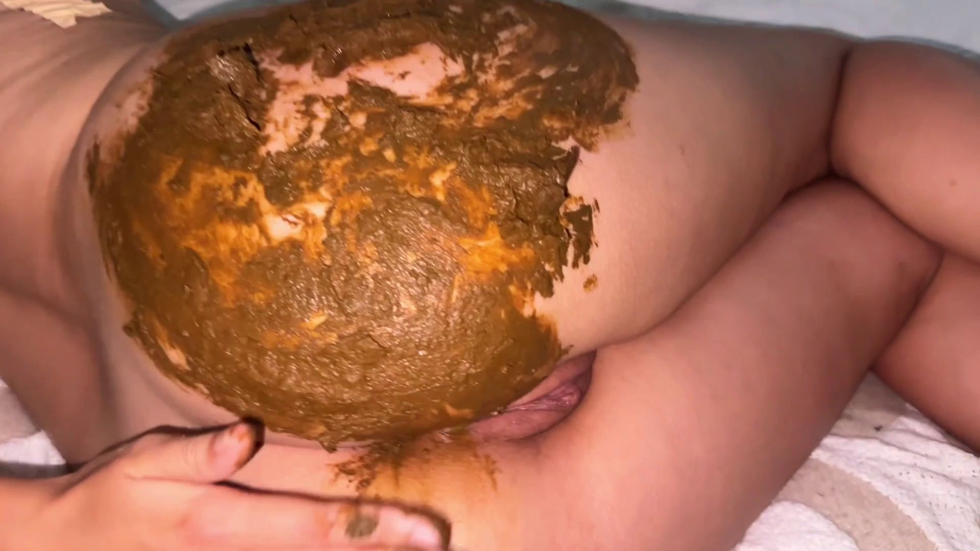 GymBunnyPoops – Shitty anal, pussy fucking + cumshots xx