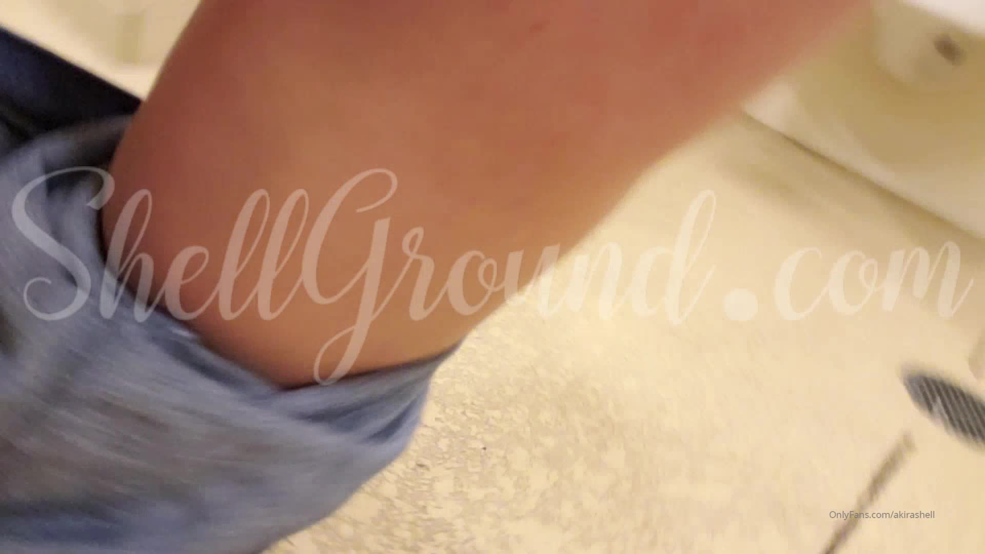 Akira Shell – Bailey and I using urinals