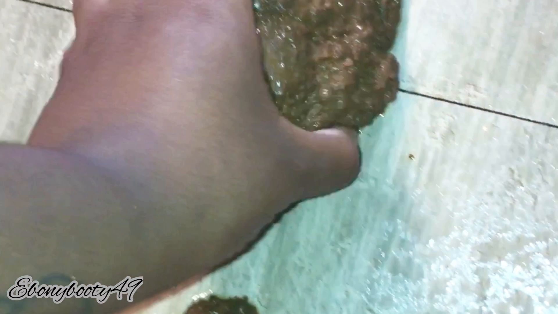 Ebonybooty49 – Lactose shit again (no mask)