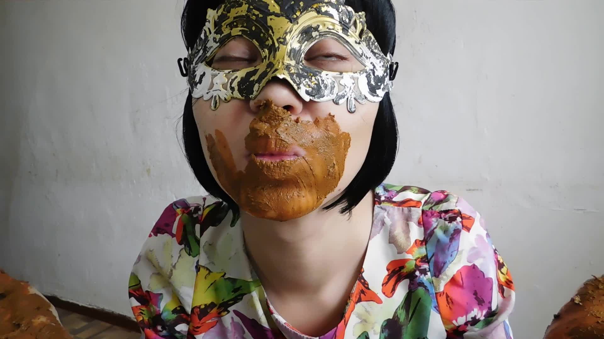 Miss Di – The Princess of shit