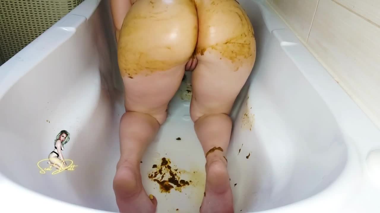 Scat Doll – Stinky Diarrhea Smearing