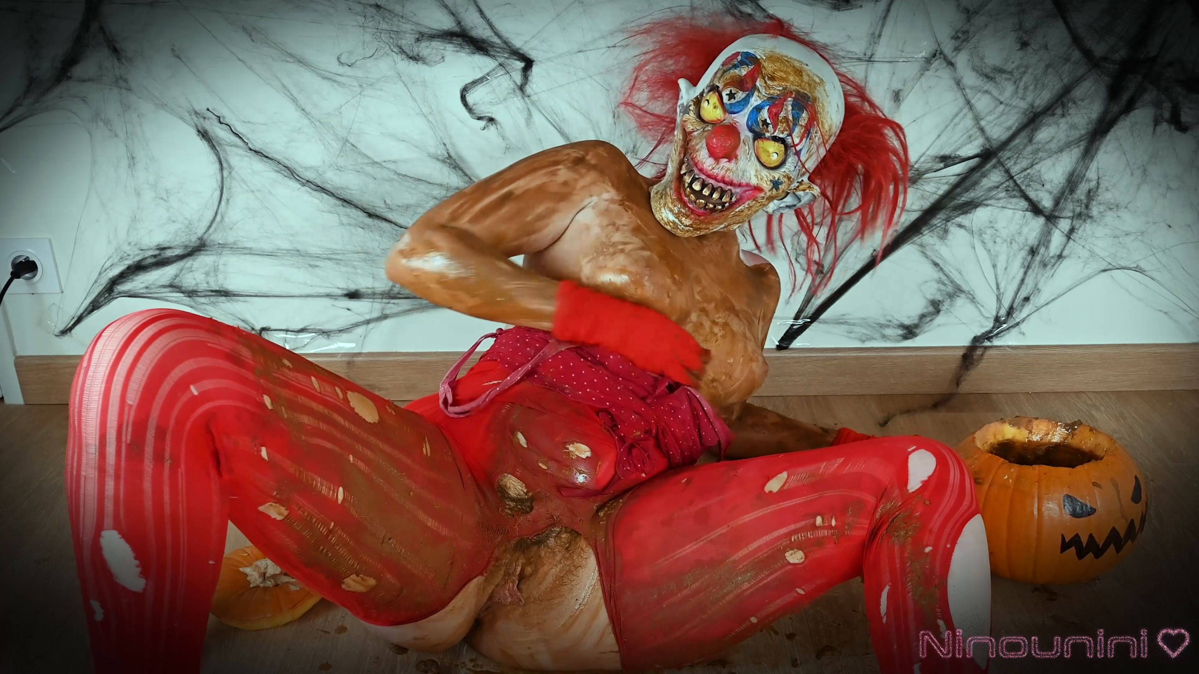 Ninounini – DIRTY HALLOWEEN – I shit and piss in a pumpkin for Halloween…