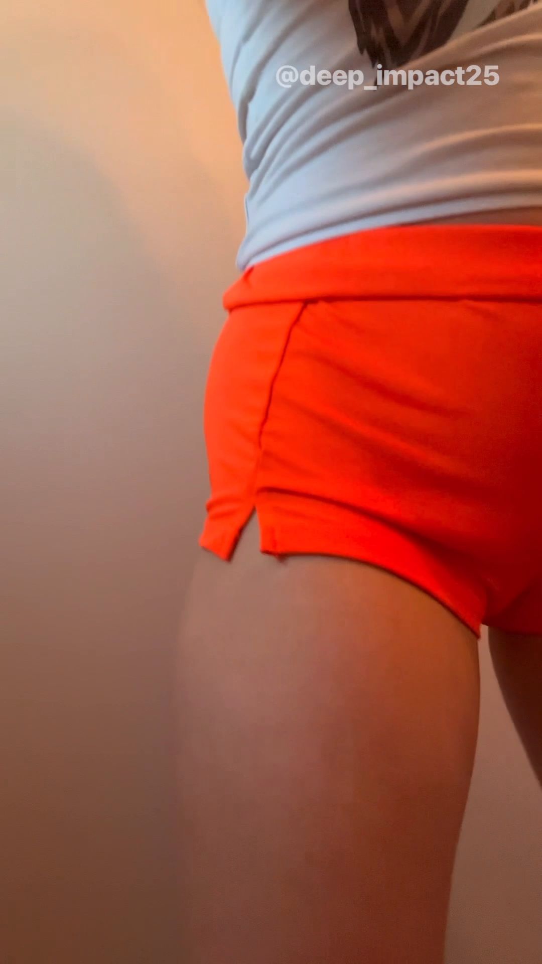 Samantha – Hooters hangry menu