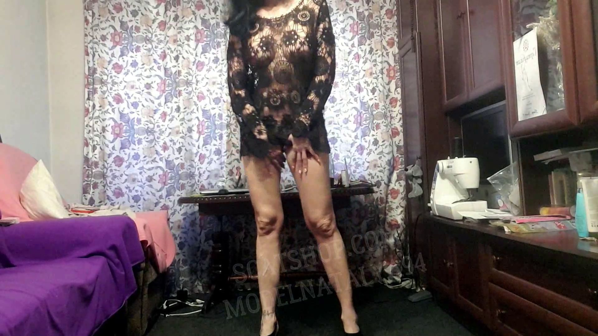 ModelNatalya94 – Evening pissing in an openwork blouse