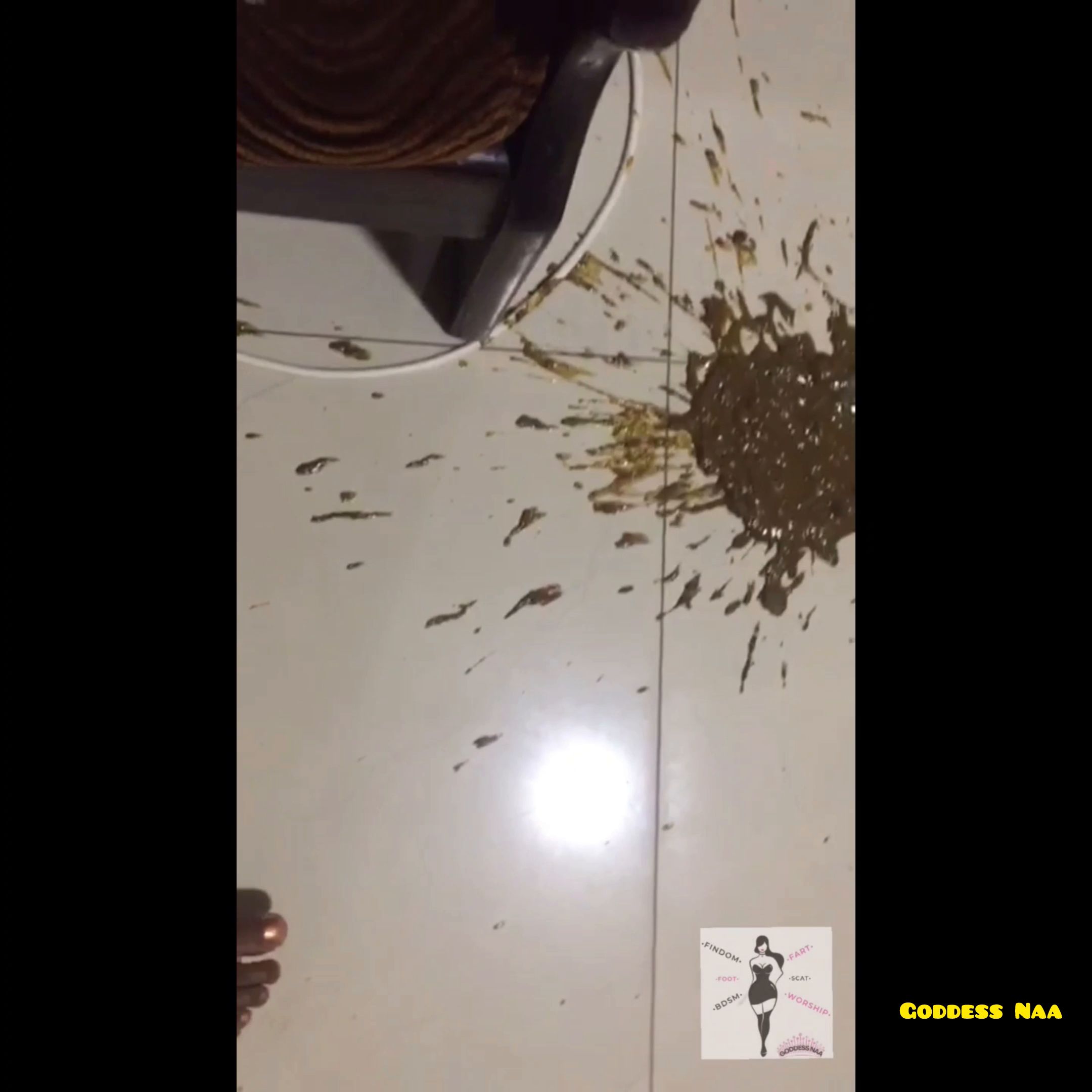 GoddessNaa – Goddess Naa Bubbly sharts explosion