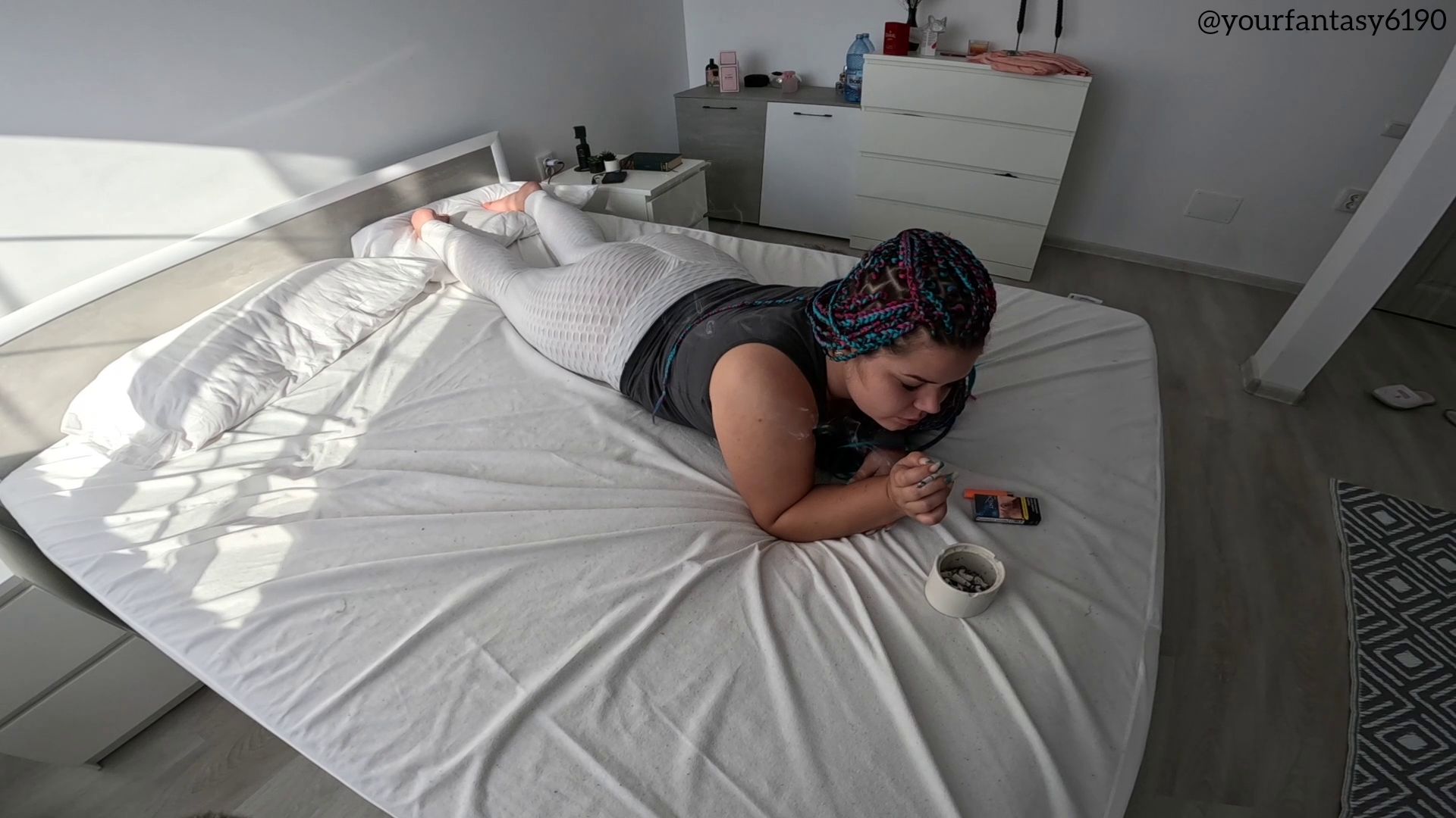 Yourfantasy6190 – Gassy load in my white leggings while I smoke